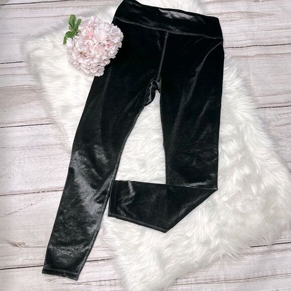 PINK
ULTIMATE BLACK SHINE HIGH-WAIST LEGGINGS - Picture 1 of 11